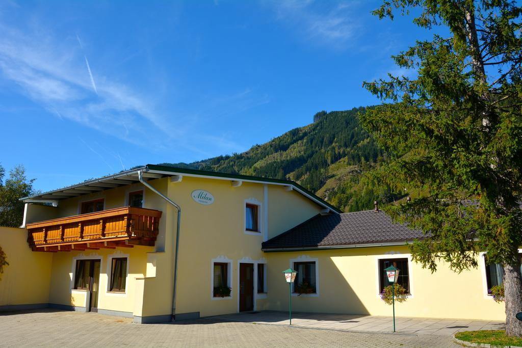 Pension Milan Zell am See Bagian luar foto